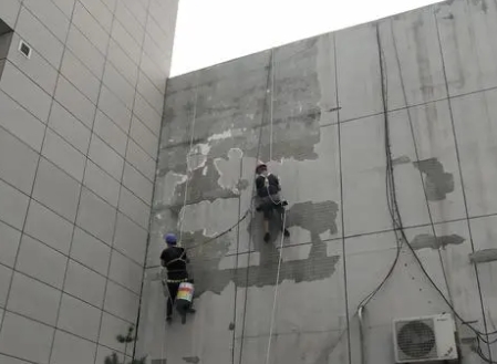 月湖楼顶漏水维修公司分享下月湖外墙防水的注意事项